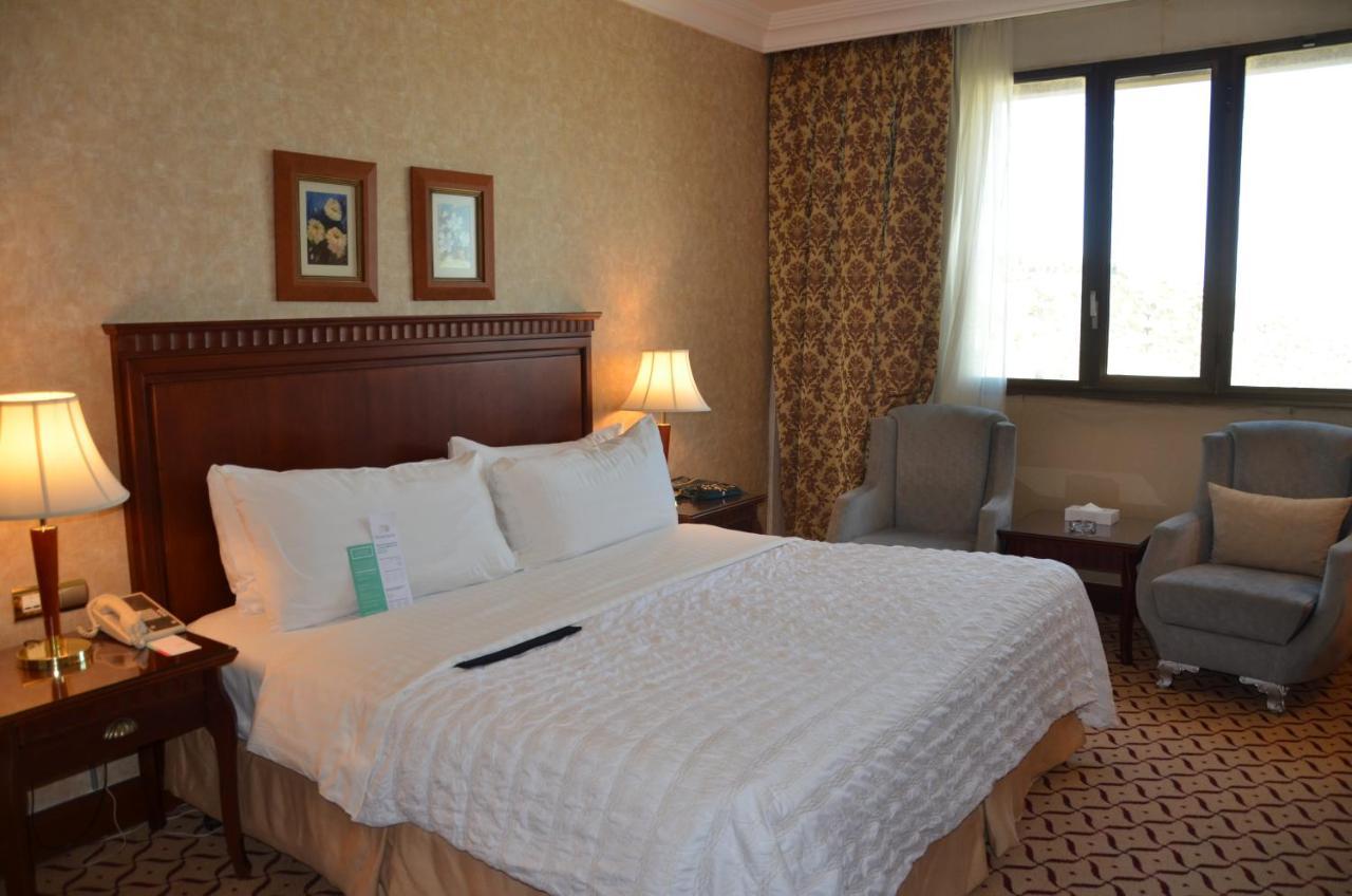Le Meridien Al Hada Buitenkant foto